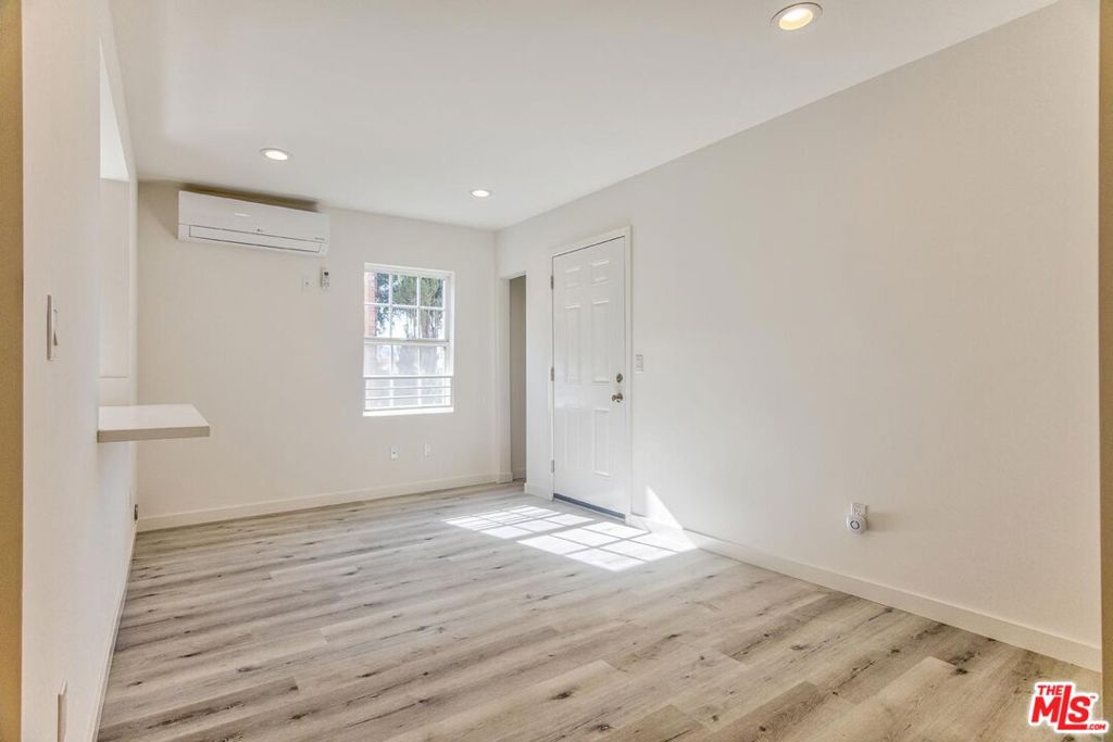 158 N Edgemont Street Property Photo 31