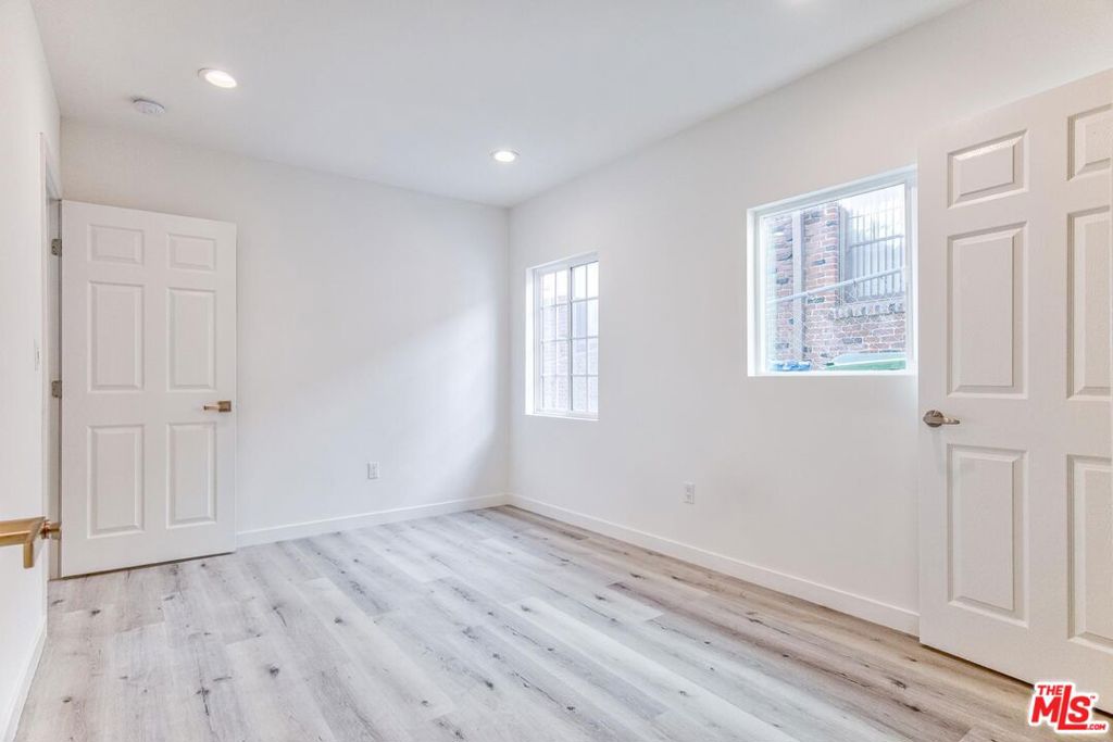 158 N Edgemont Street Property Photo 36