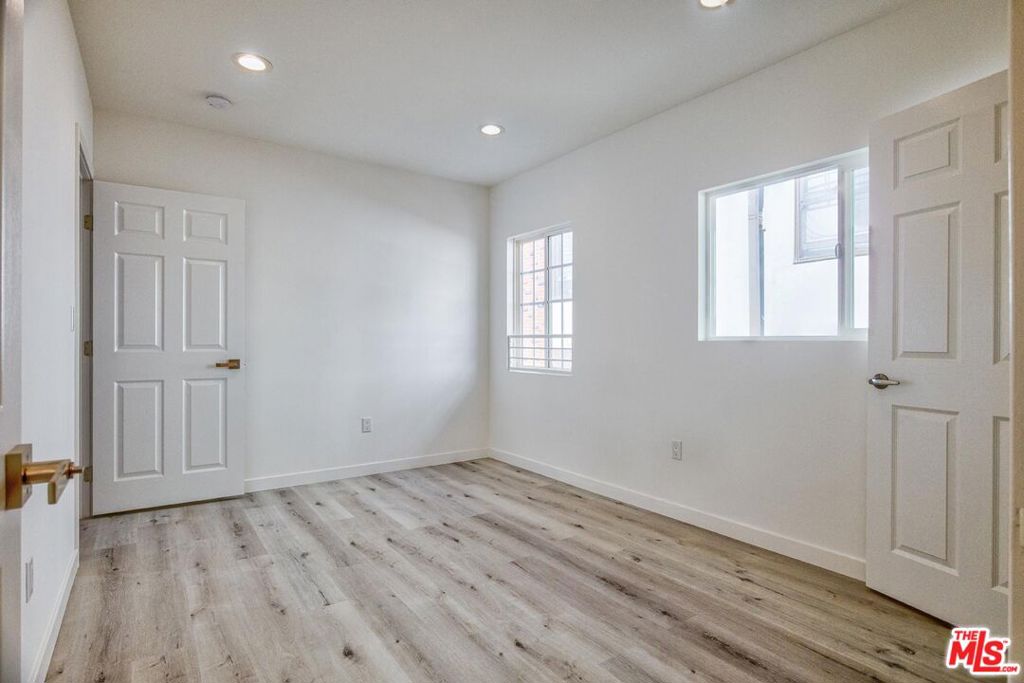 158 N Edgemont Street Property Photo 45