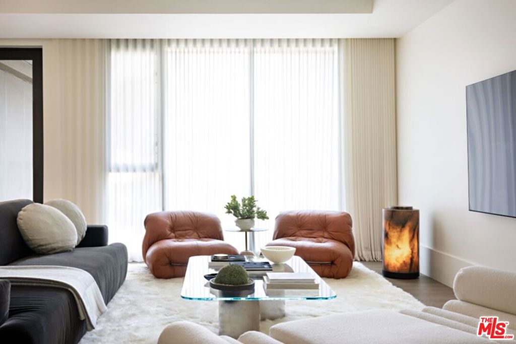 8420 W Sunset Boulevard 306 Property Photo 4