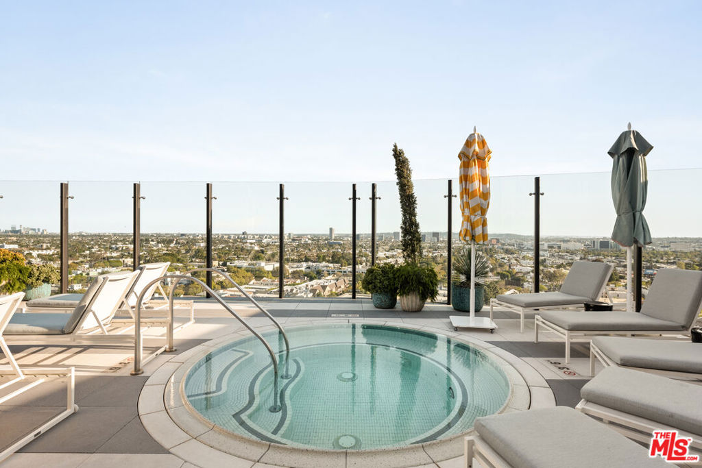 8420 W Sunset Boulevard 306 Property Photo 18