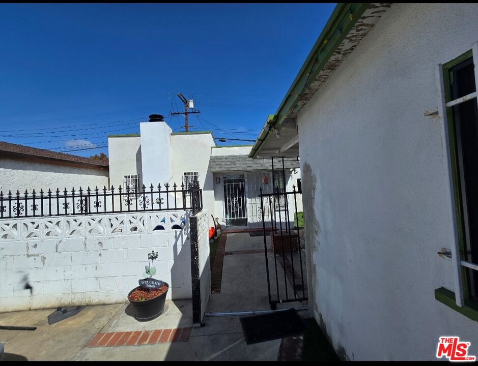 611 W 109th Street Property Photo