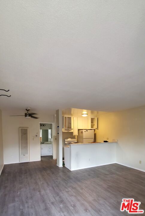 5661 Lexington Avenue Property Photo 5