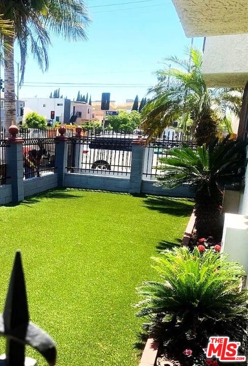5661 Lexington Avenue Property Photo 6