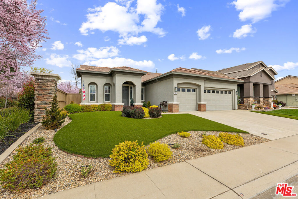 11051 Fiore Drive Property Photo