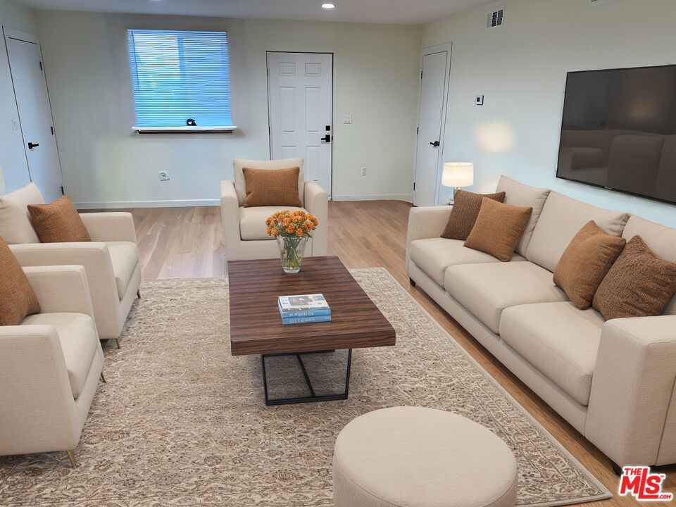 1758 1/2 Glendon Avenue Property Photo