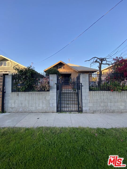 3217 Malabar Street Property Photo