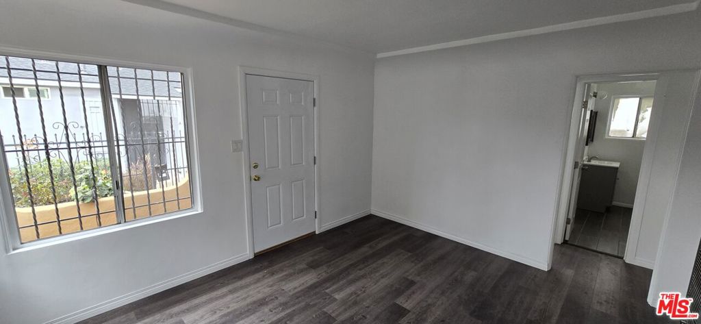 754 E 79th Street Property Photo 14