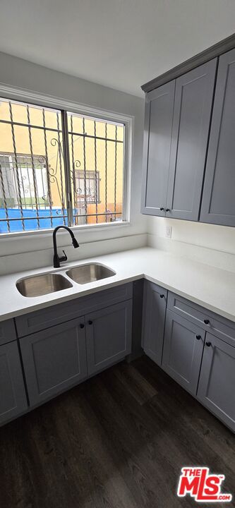754 E 79th Street Property Photo 16