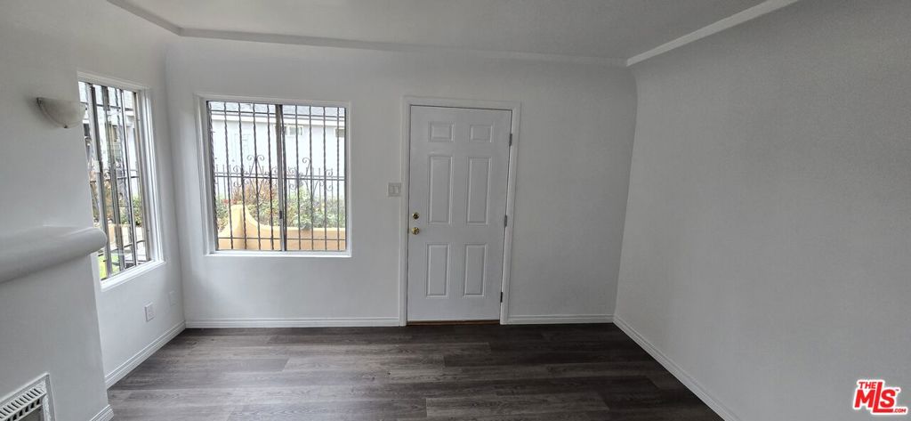 754 E 79th Street Property Photo 17