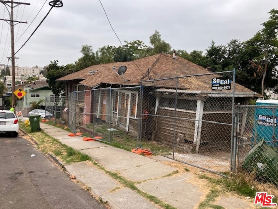 145 N Toluca Street Property Photo 12