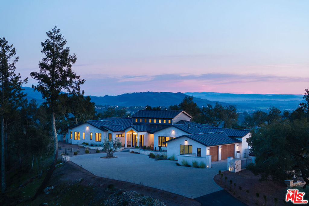 2025 Redwood Hill Road Property Photo