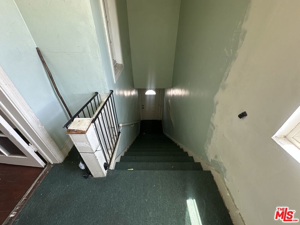 1117 N Alexandria Avenue Property Photo 13