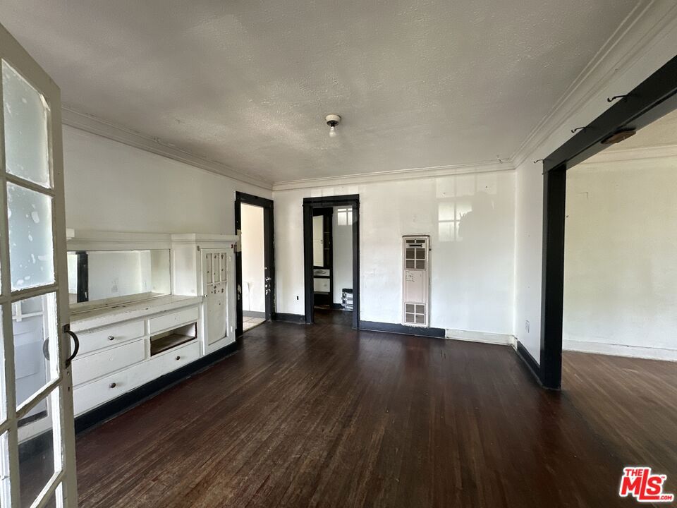 1117 N Alexandria Avenue Property Photo 14