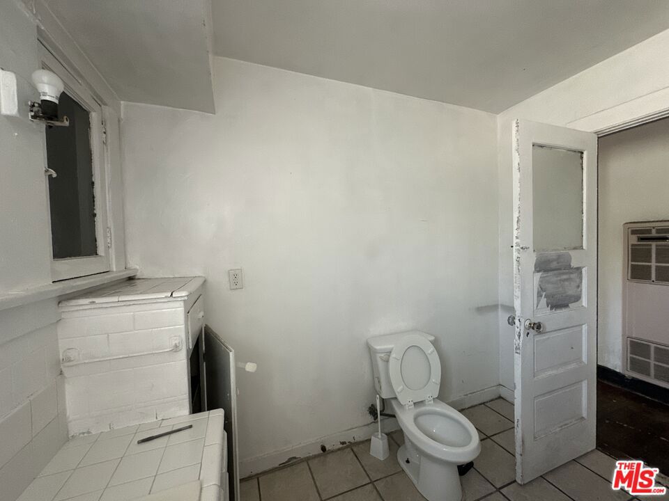 1117 N Alexandria Avenue Property Photo 21