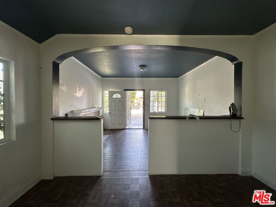 1117 N Alexandria Avenue Property Photo 24