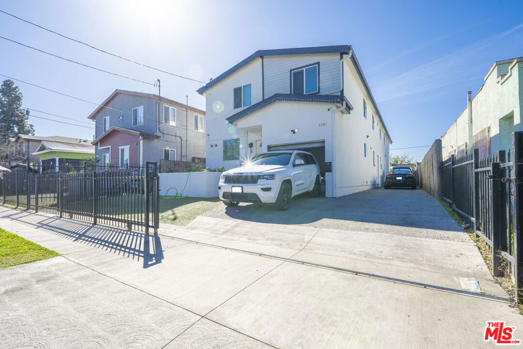 326 W 56th Street Property Photo