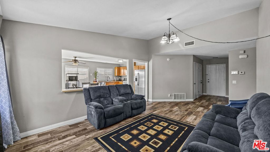 1805 Clemson Street Property Photo 4