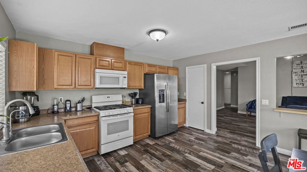 1805 Clemson Street Property Photo 9