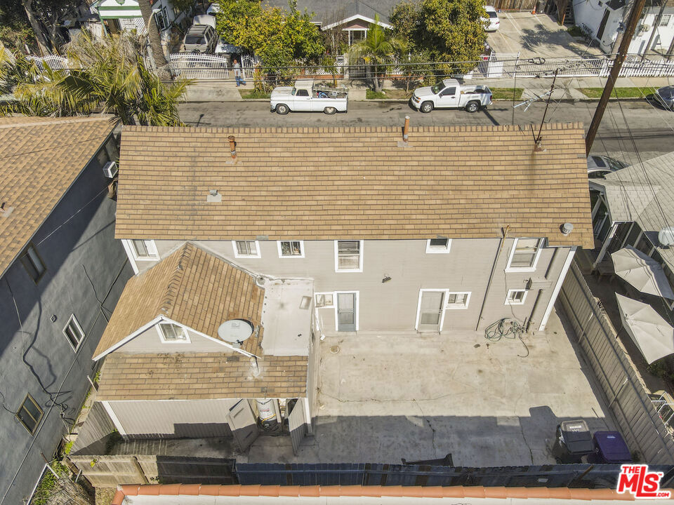 1060 E 6th Street Property Photo 3