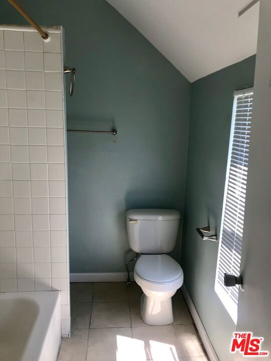1060 E 6th Street Property Photo 14