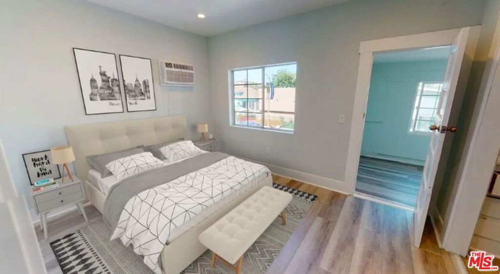 1330 S Catalina Street Property Photo 6