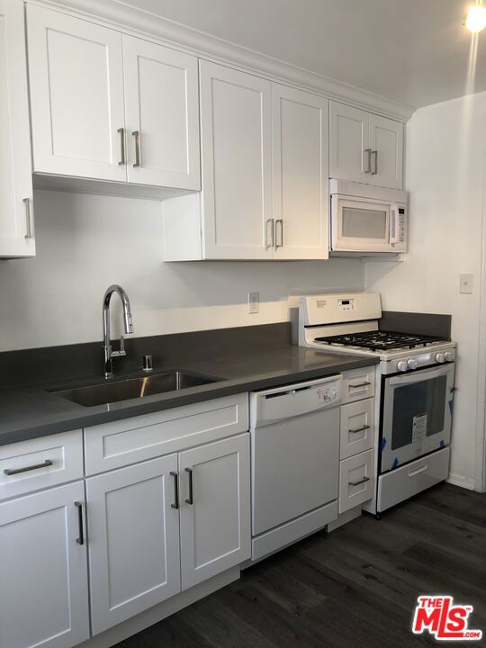 825 E 108th Street 7 Property Photo