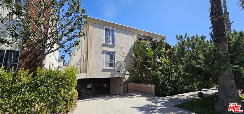 1147 Lincoln Boulevard Property Photo