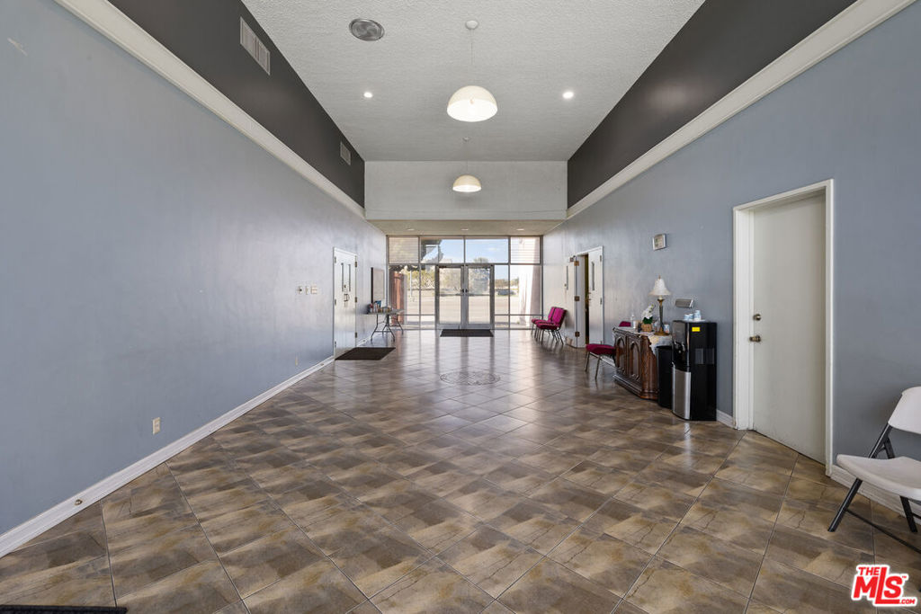 375 S K Street Property Photo 6