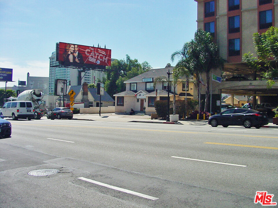 1915 N Highland Avenue Property Photo