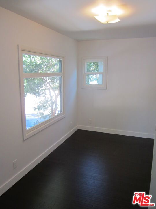 958 E 2nd Street Property Photo 6