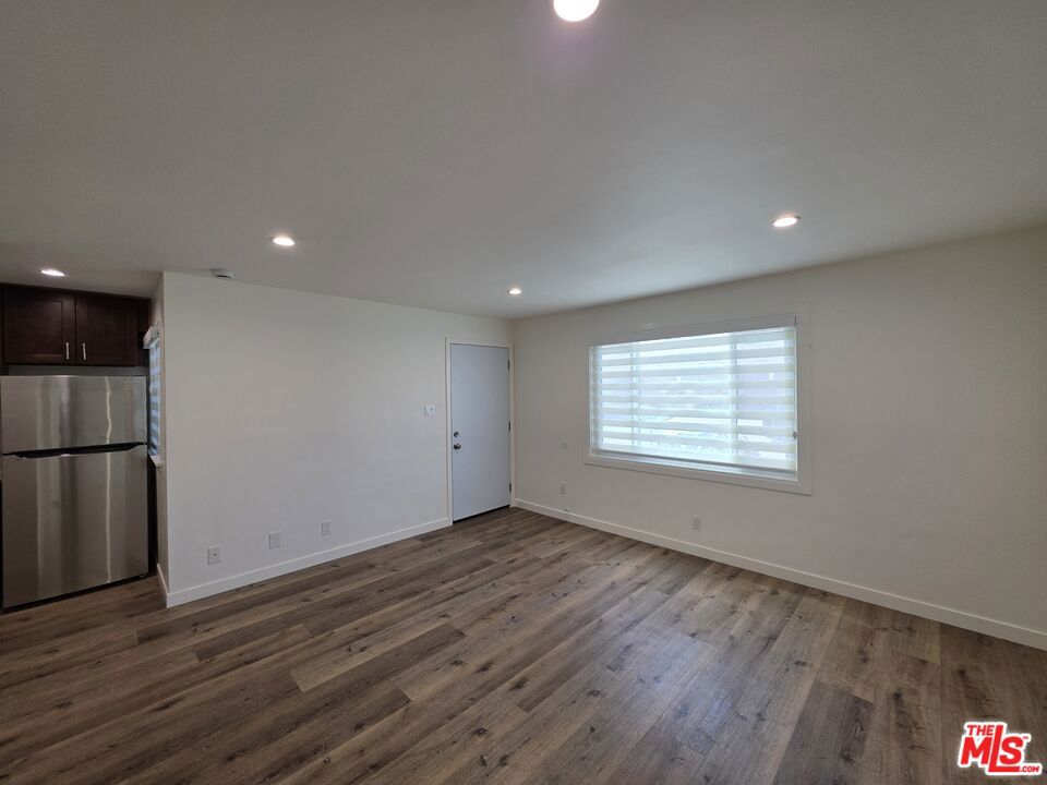 2400 Vanderbilt Lane 2400d Property Photo
