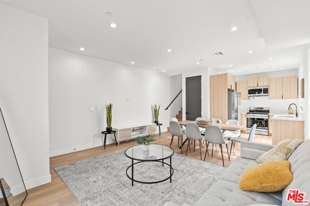 234 S Carondelet Street Property Photo