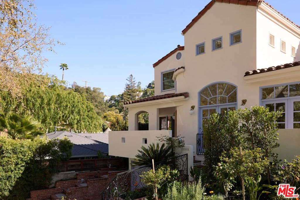 5860 Locksley Place Property Photo