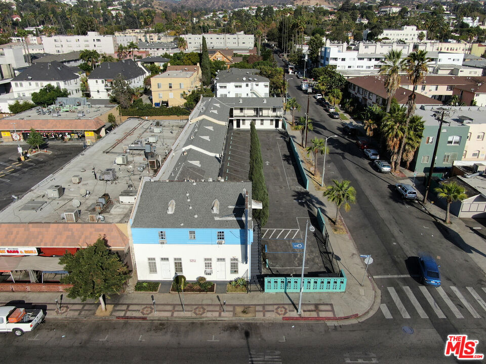 5251 Hollywood Boulevard Property Photo 3