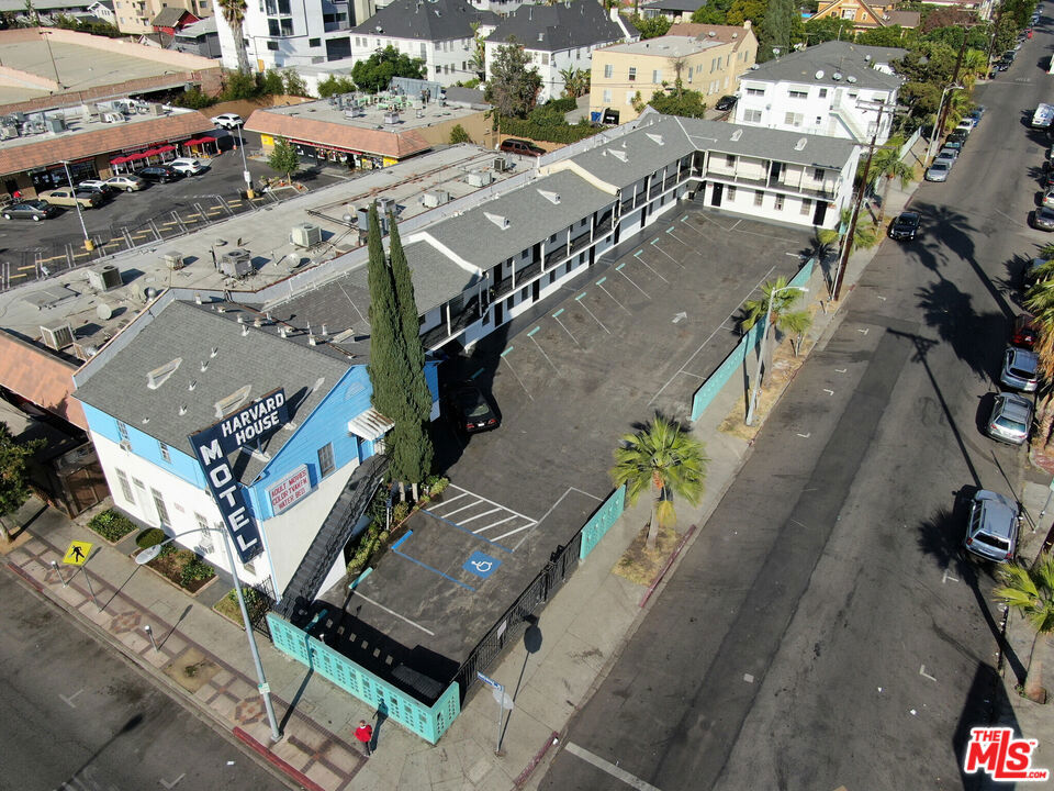 5251 Hollywood Boulevard Property Photo 4