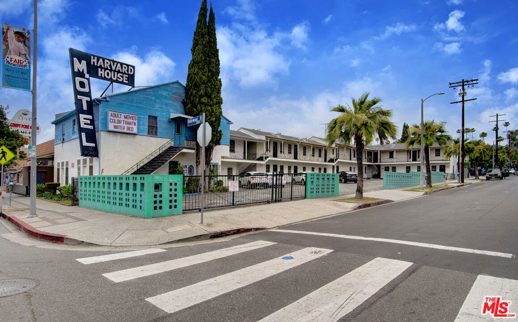 5251 Hollywood Boulevard Property Photo 6