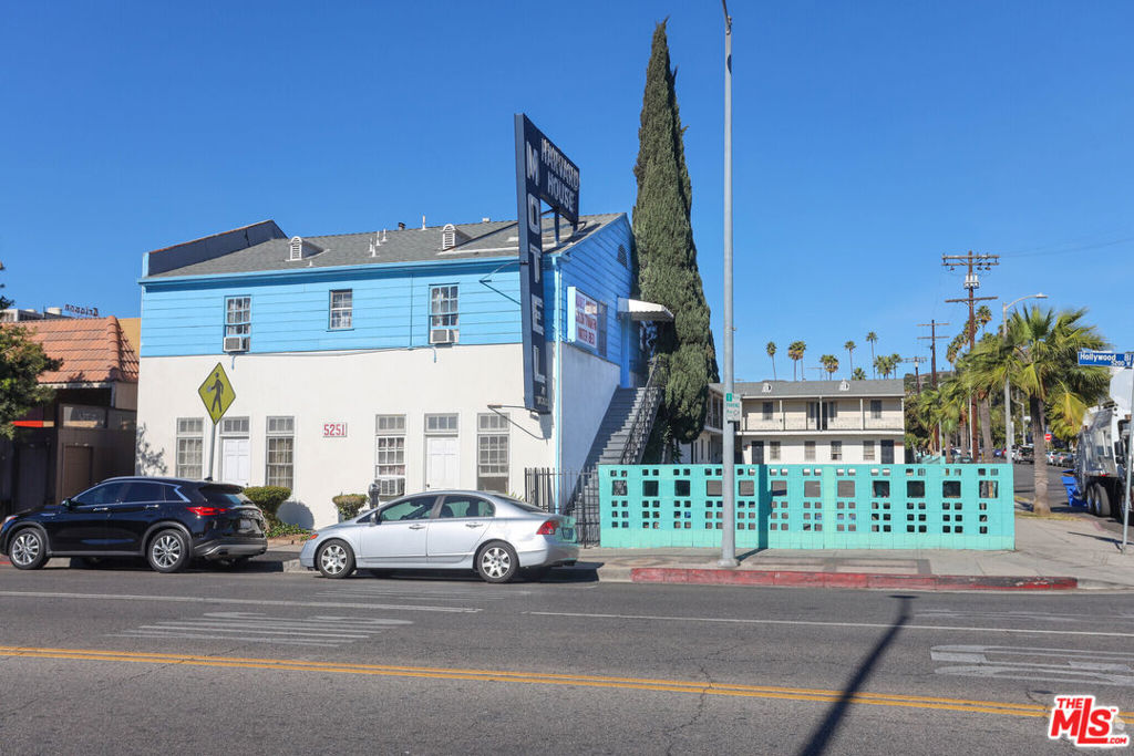 5251 Hollywood Boulevard Property Photo 10