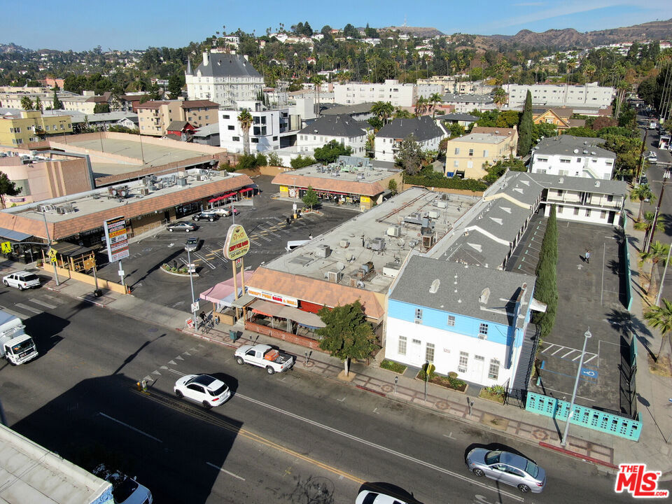 5251 Hollywood Boulevard Property Photo 11