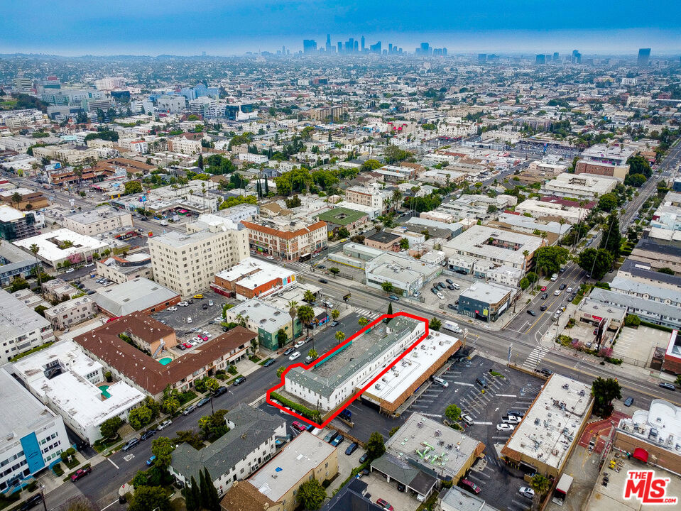 5251 Hollywood Boulevard Property Photo 17