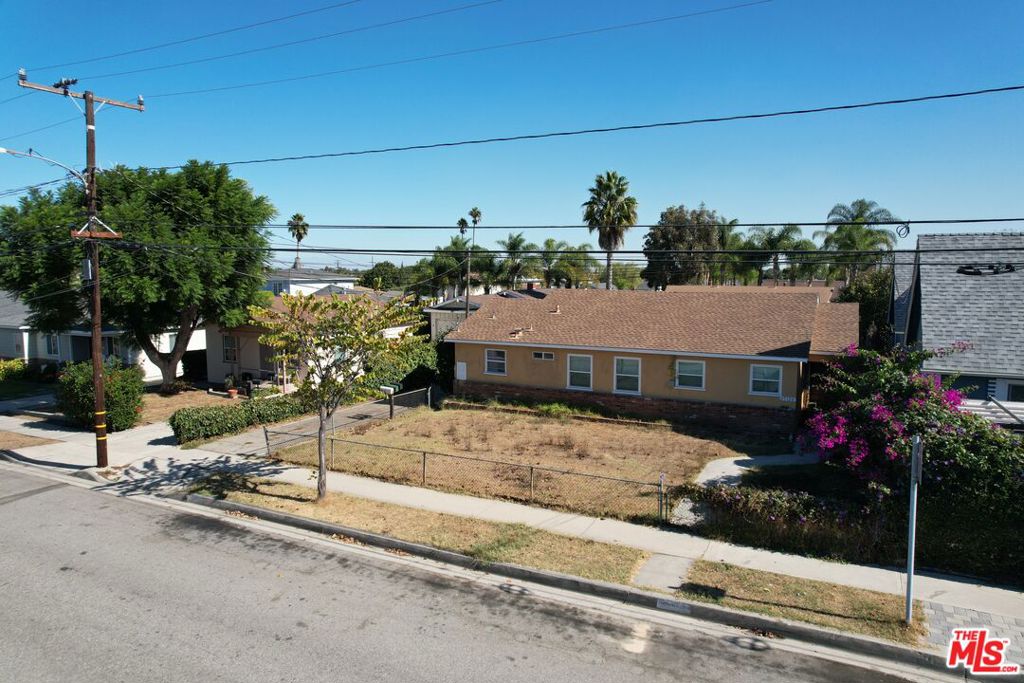 25120 Woodward Avenue Property Photo