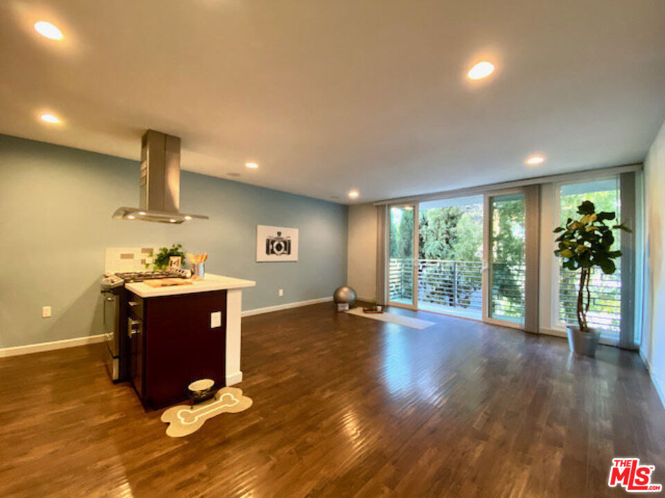 1920 Hillcrest Road 5 Property Photo