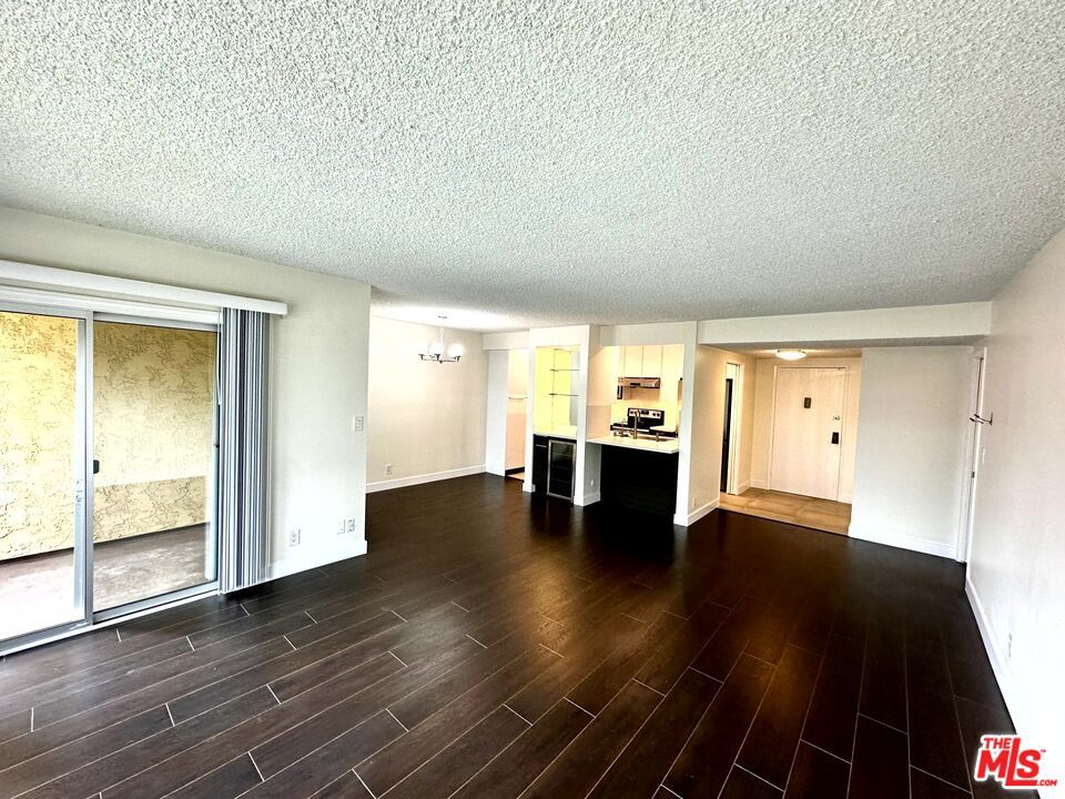 5600 Kensington Way 309 Property Photo