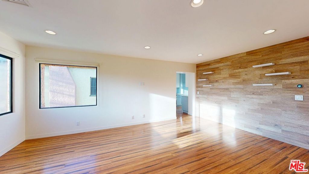 122 N Harper Avenue Property Photo