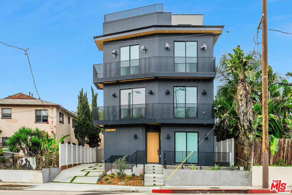 703 N Vendome Street Property Photo