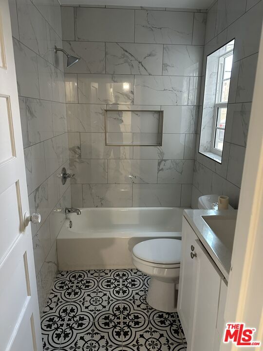 154 S Manhattan Place Property Photo 14