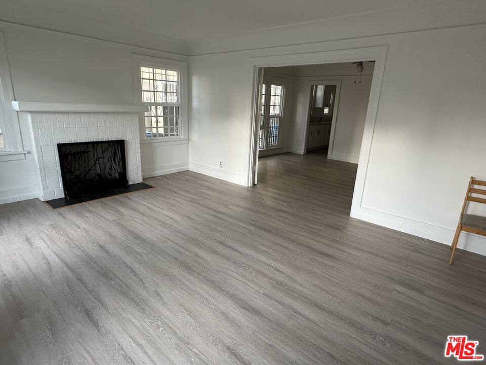 154 S Manhattan Place Property Photo 29