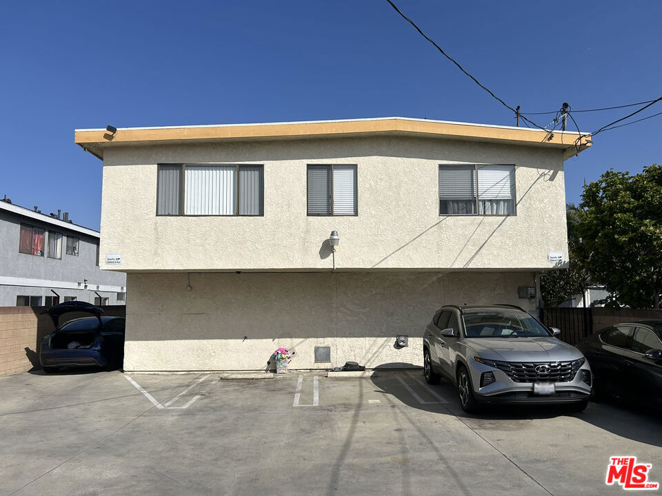 1638 W 207th Street Property Photo 2
