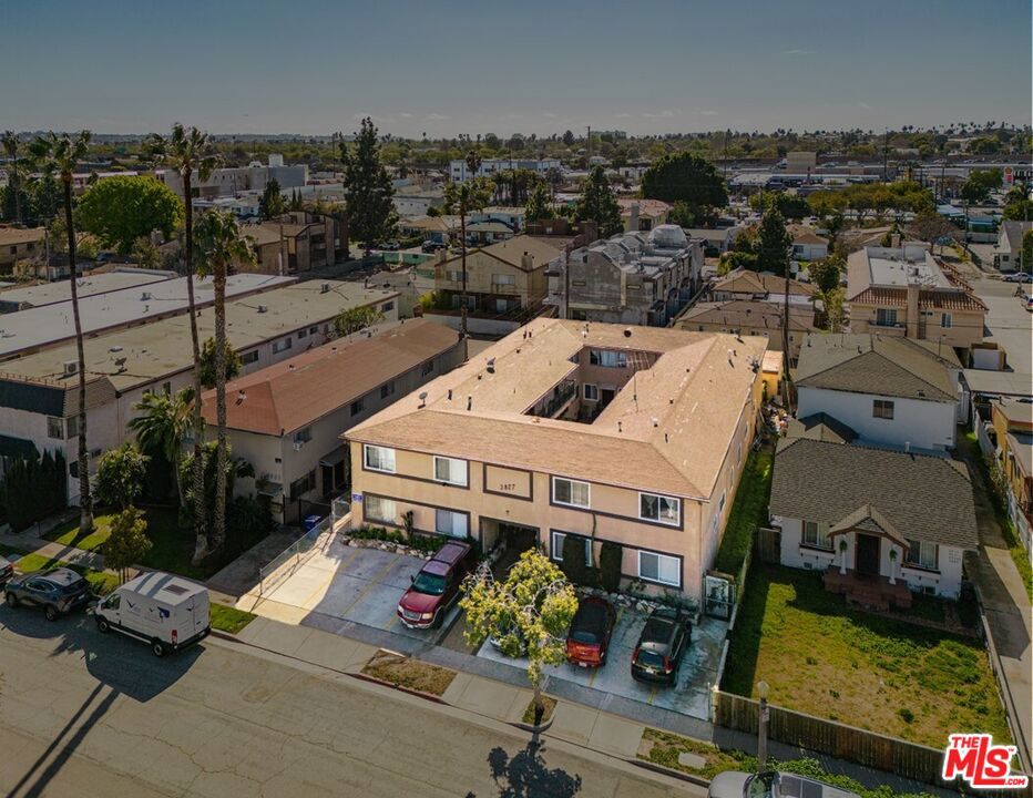 3827 Tilden Avenue Property Photo
