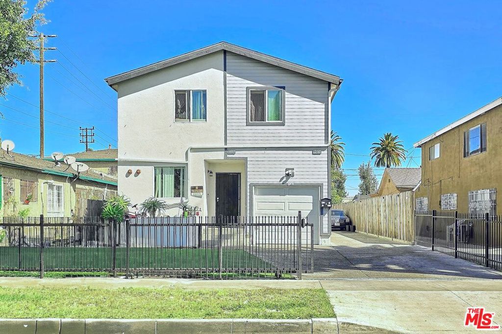 907 E 88th Street Property Photo
